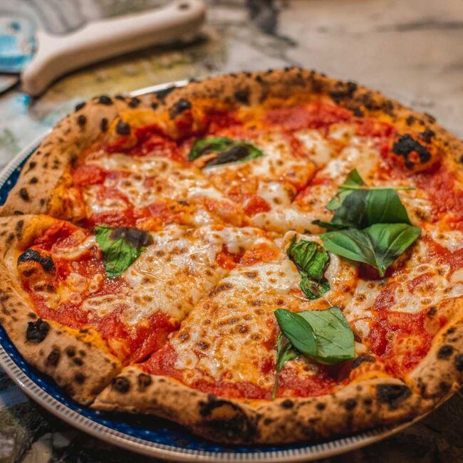 Neapolitan pizza margherita